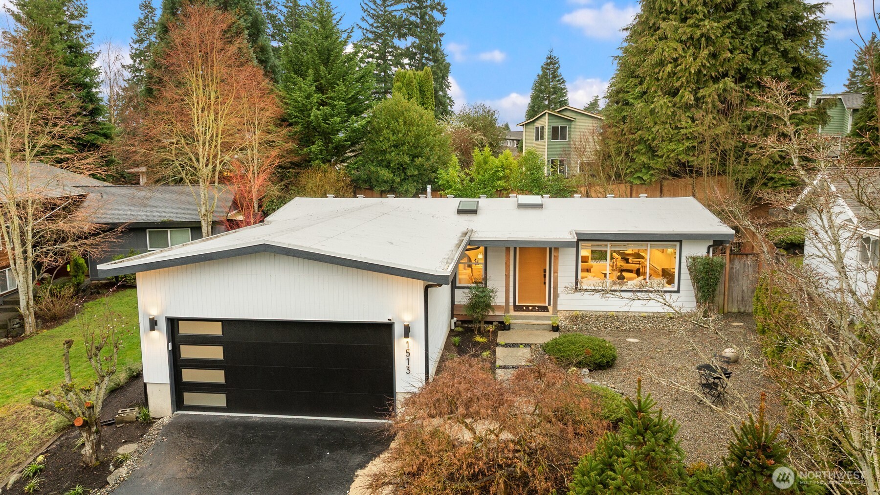 1513 3rd Place , Kirkland, WA 98033