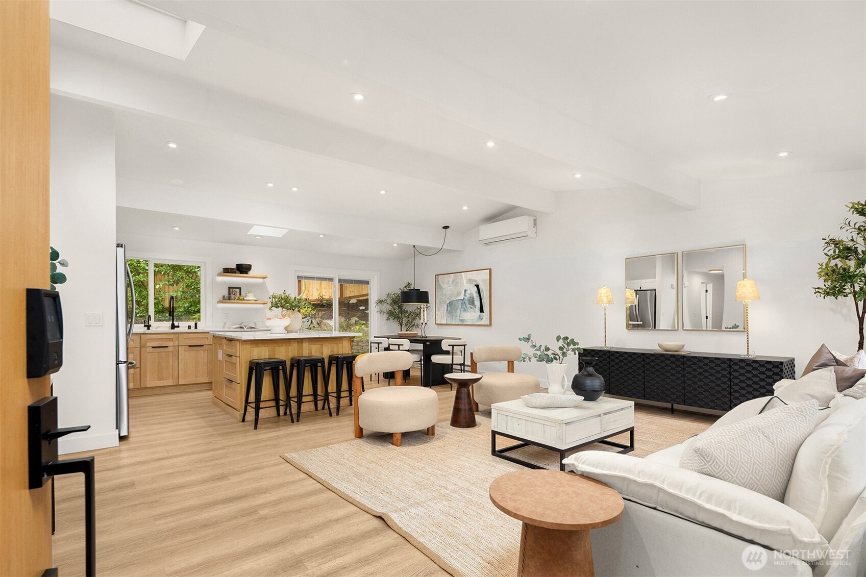 1513 3rd Place , Kirkland, WA 98033