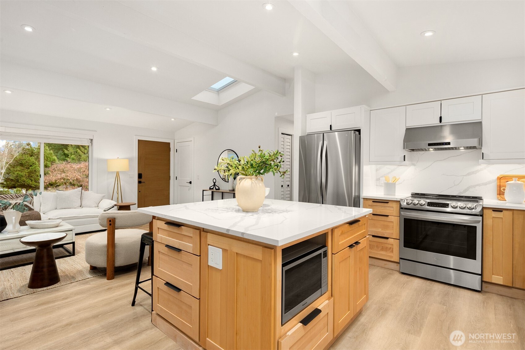 1513 3rd Place , Kirkland, WA 98033