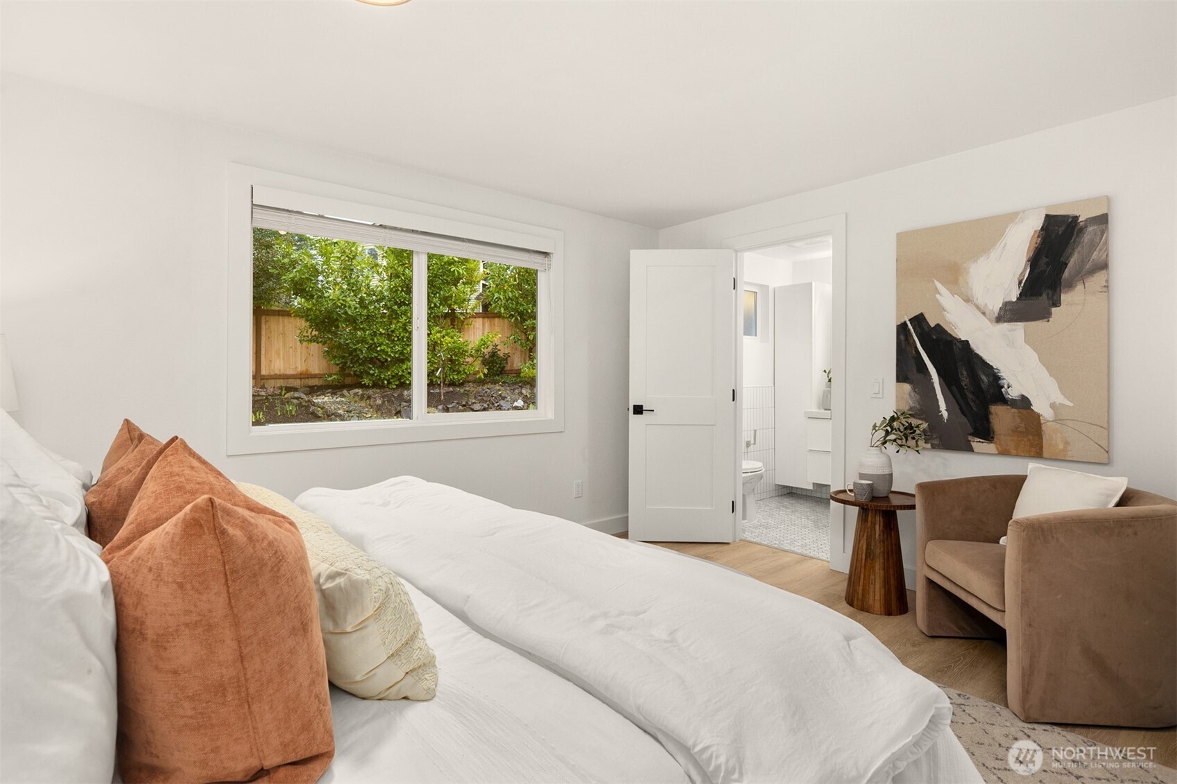 1513 3rd Place , Kirkland, WA 98033