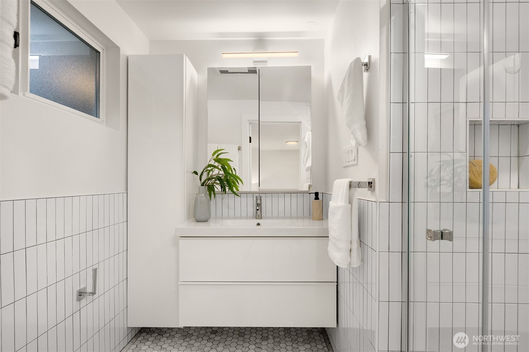 1513 3rd Place , Kirkland, WA 98033