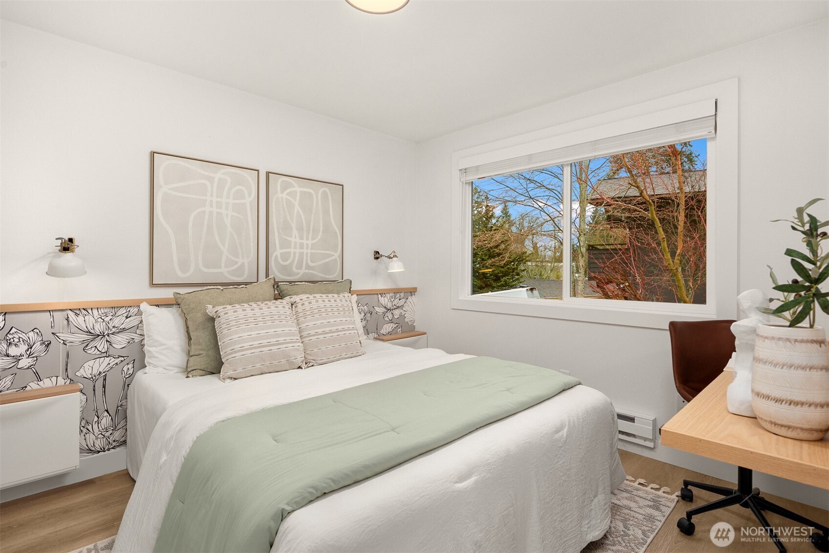 1513 3rd Place , Kirkland, WA 98033