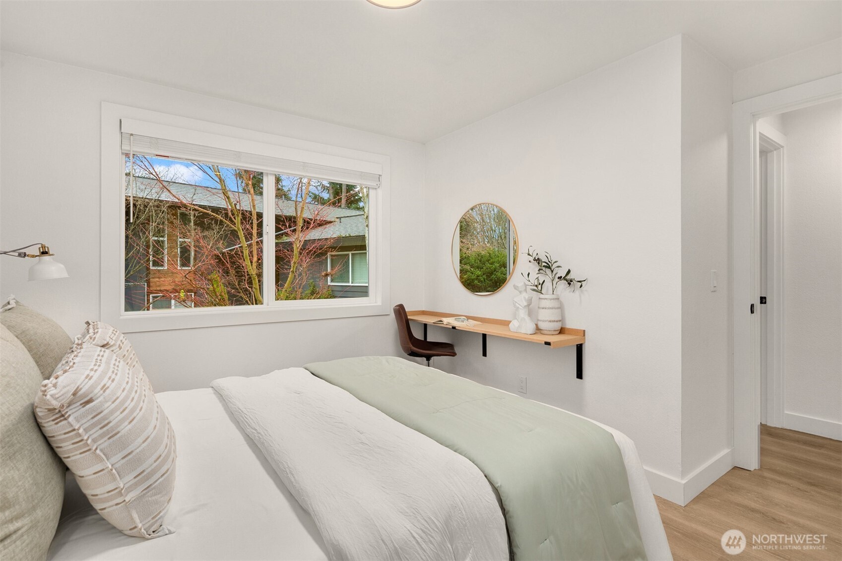 1513 3rd Place , Kirkland, WA 98033