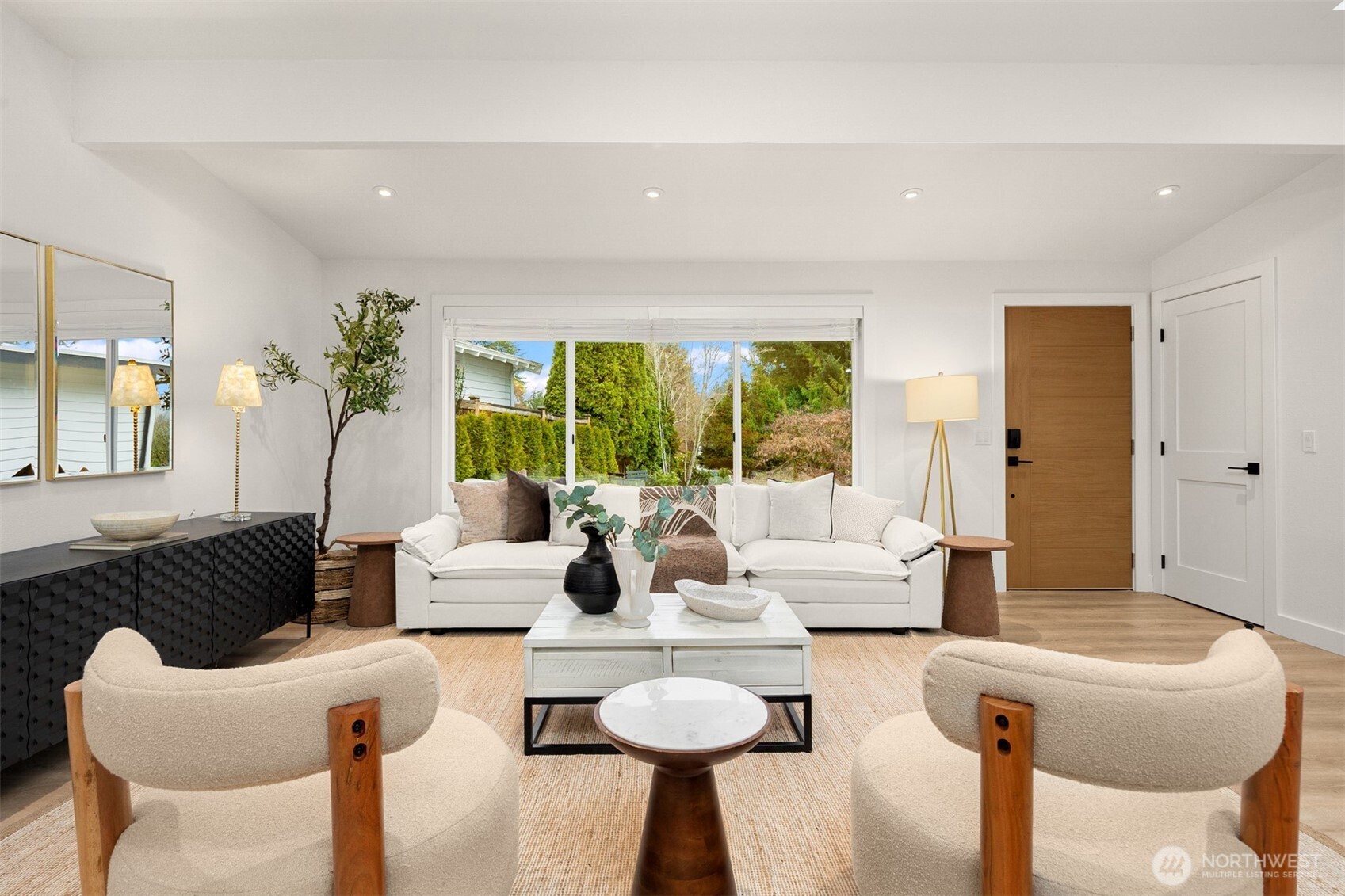 1513 3rd Place , Kirkland, WA 98033