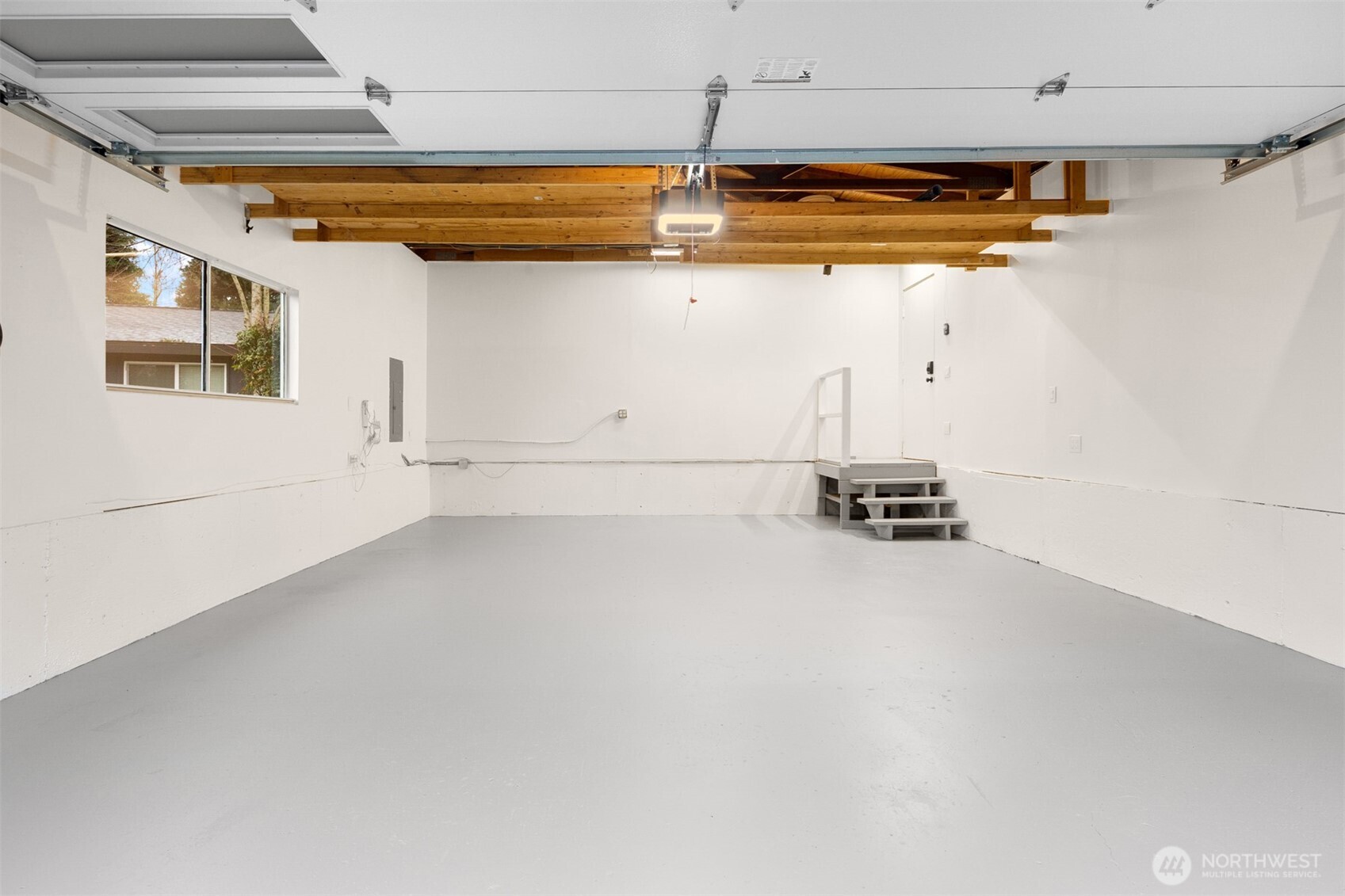 1513 3rd Place , Kirkland, WA 98033