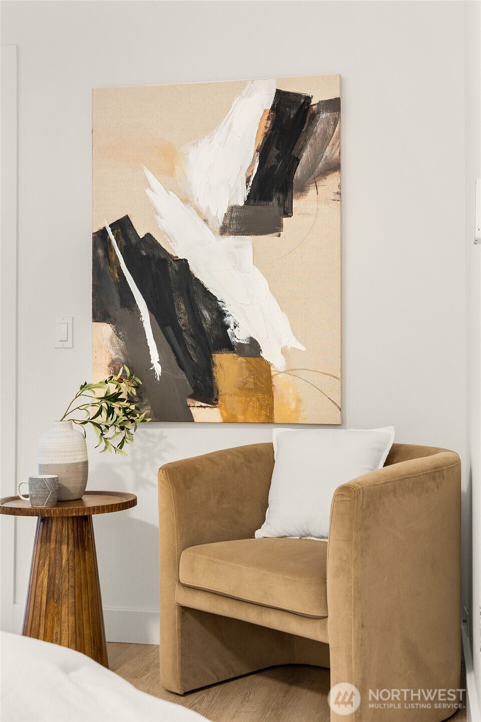 1513 3rd Place , Kirkland, WA 98033