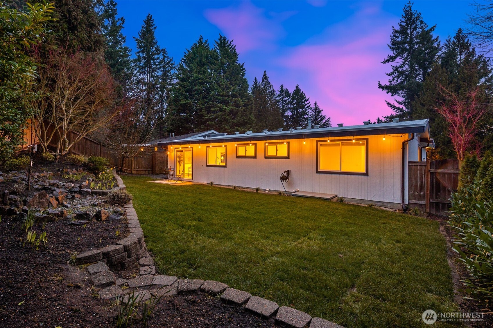 1513 3rd Place , Kirkland, WA 98033