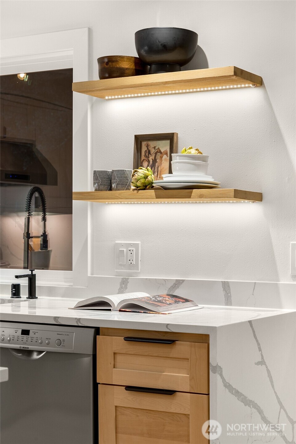 1513 3rd Place , Kirkland, WA 98033