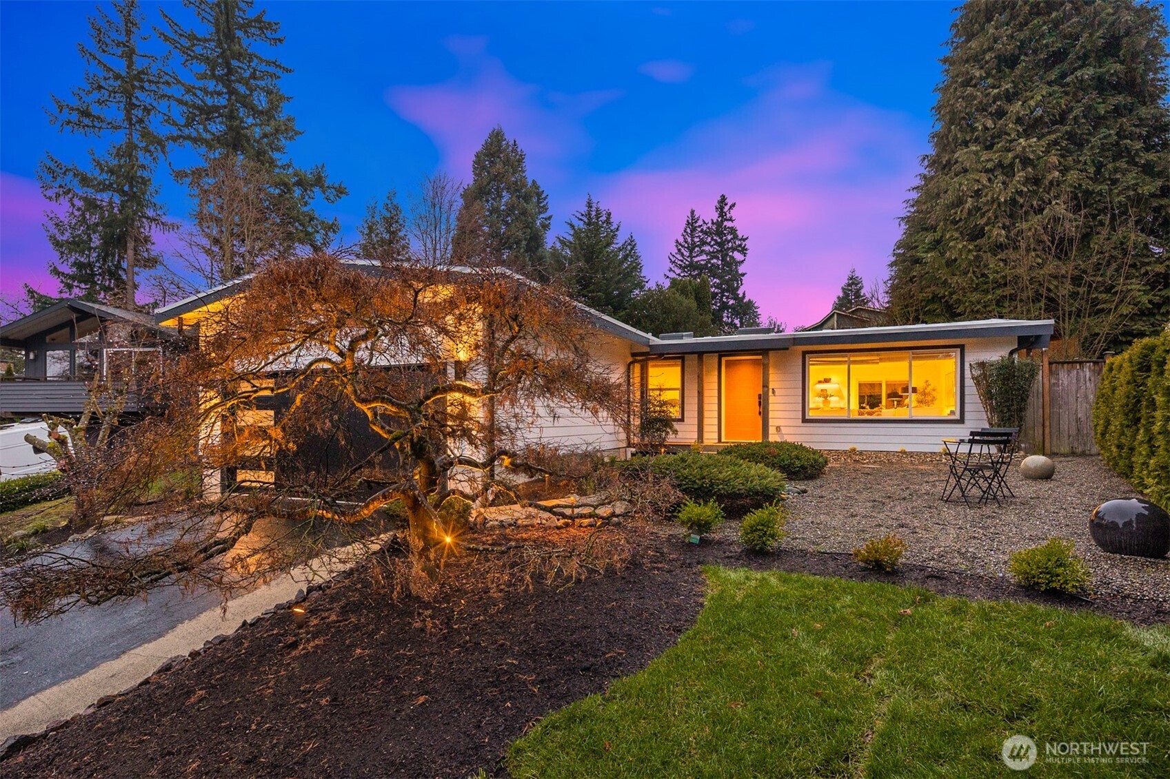1513 3rd Place , Kirkland, WA 98033
