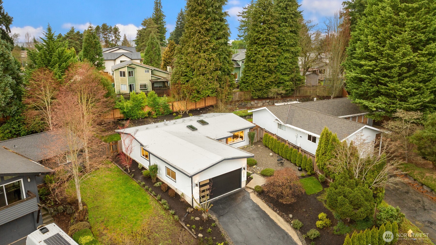 1513 3rd Place , Kirkland, WA 98033
