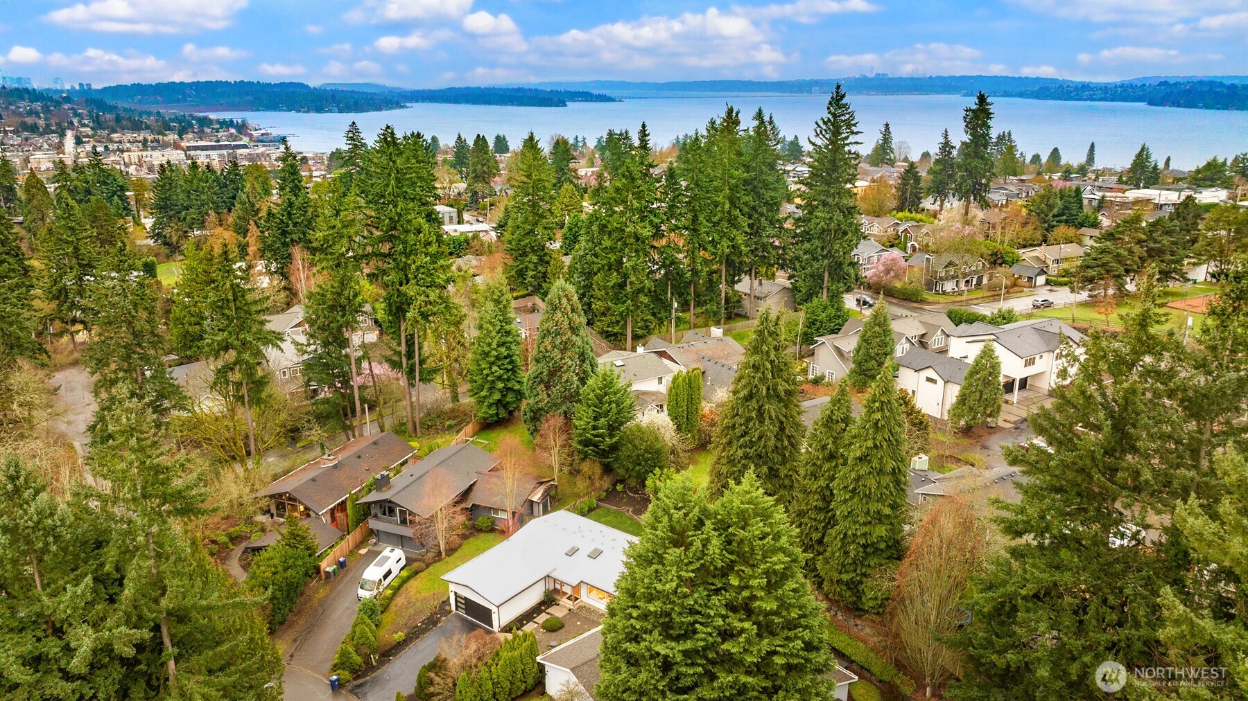 1513 3rd Place , Kirkland, WA 98033