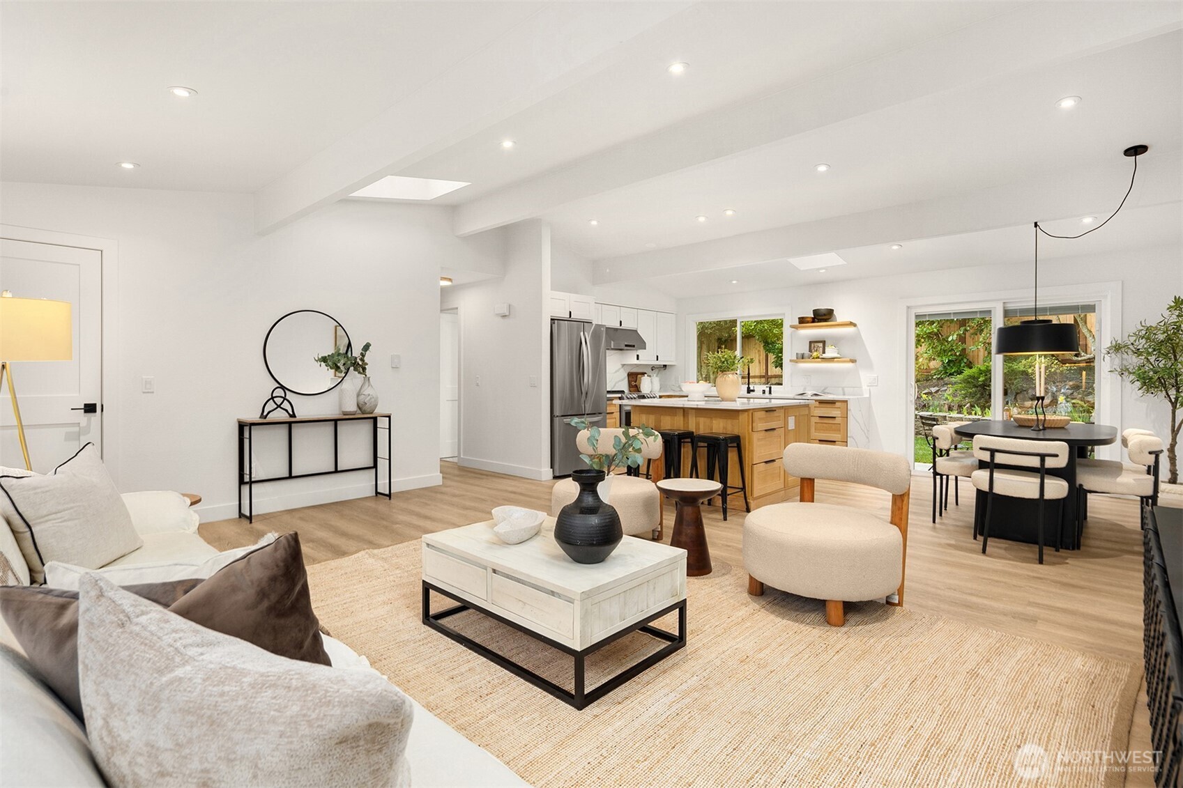 1513 3rd Place , Kirkland, WA 98033