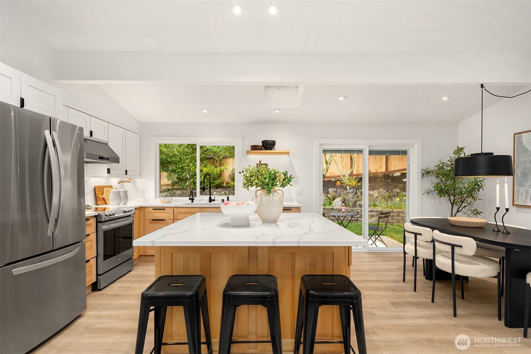 1513 3rd Place , Kirkland, WA 98033