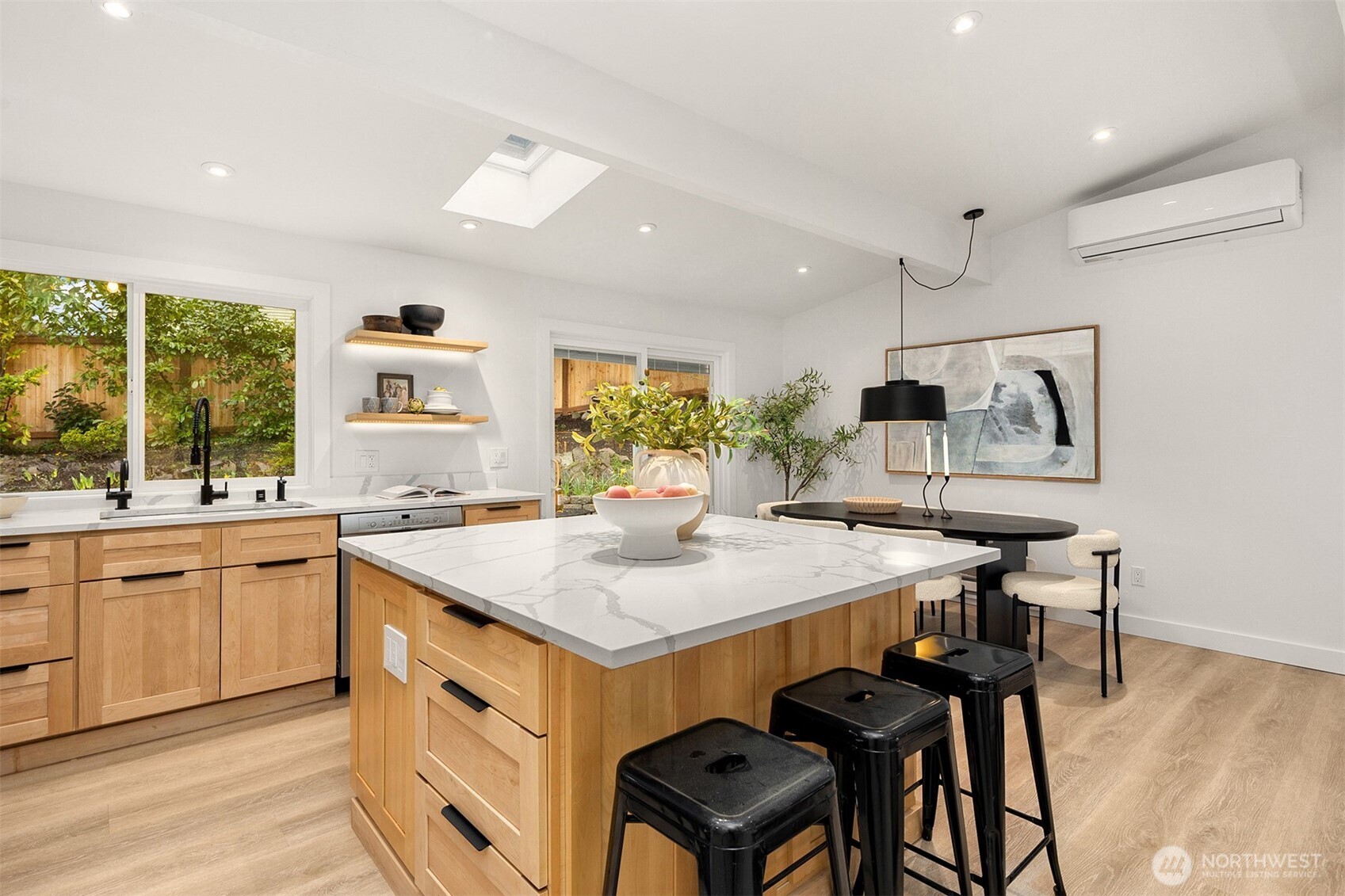 1513 3rd Place , Kirkland, WA 98033