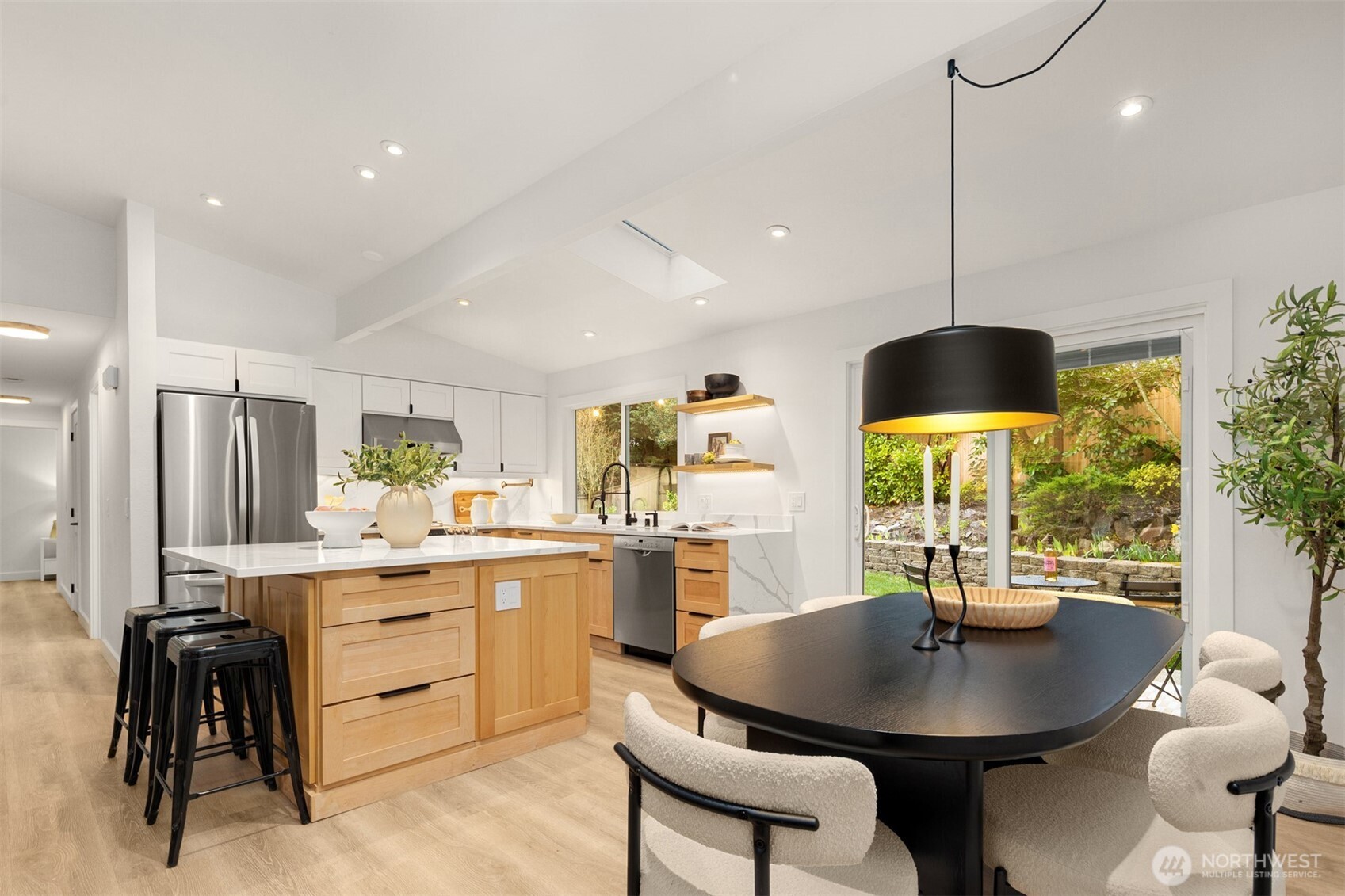 1513 3rd Place , Kirkland, WA 98033