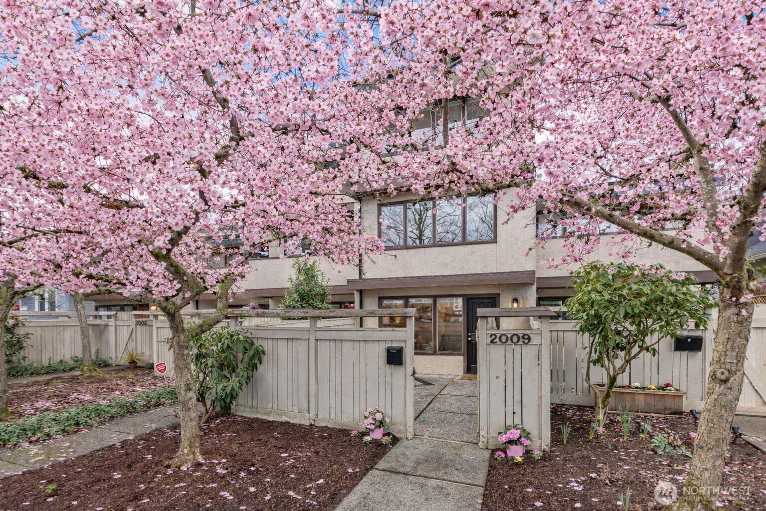 2009 42nd Avenue E, Seattle, WA 98112