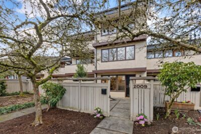 2009 42nd Avenue E, Seattle, WA 98112 - Photo 2