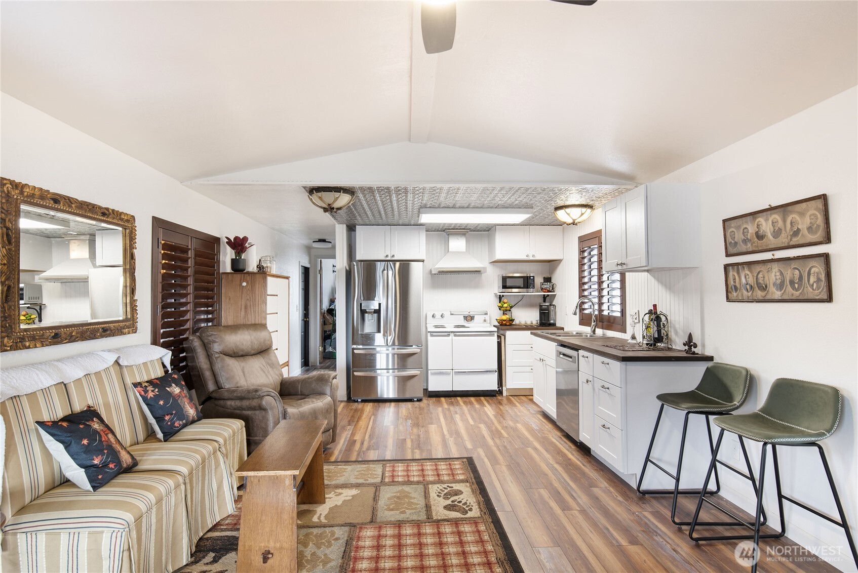 18289 E State Route 3 #20, Allyn, WA 98524