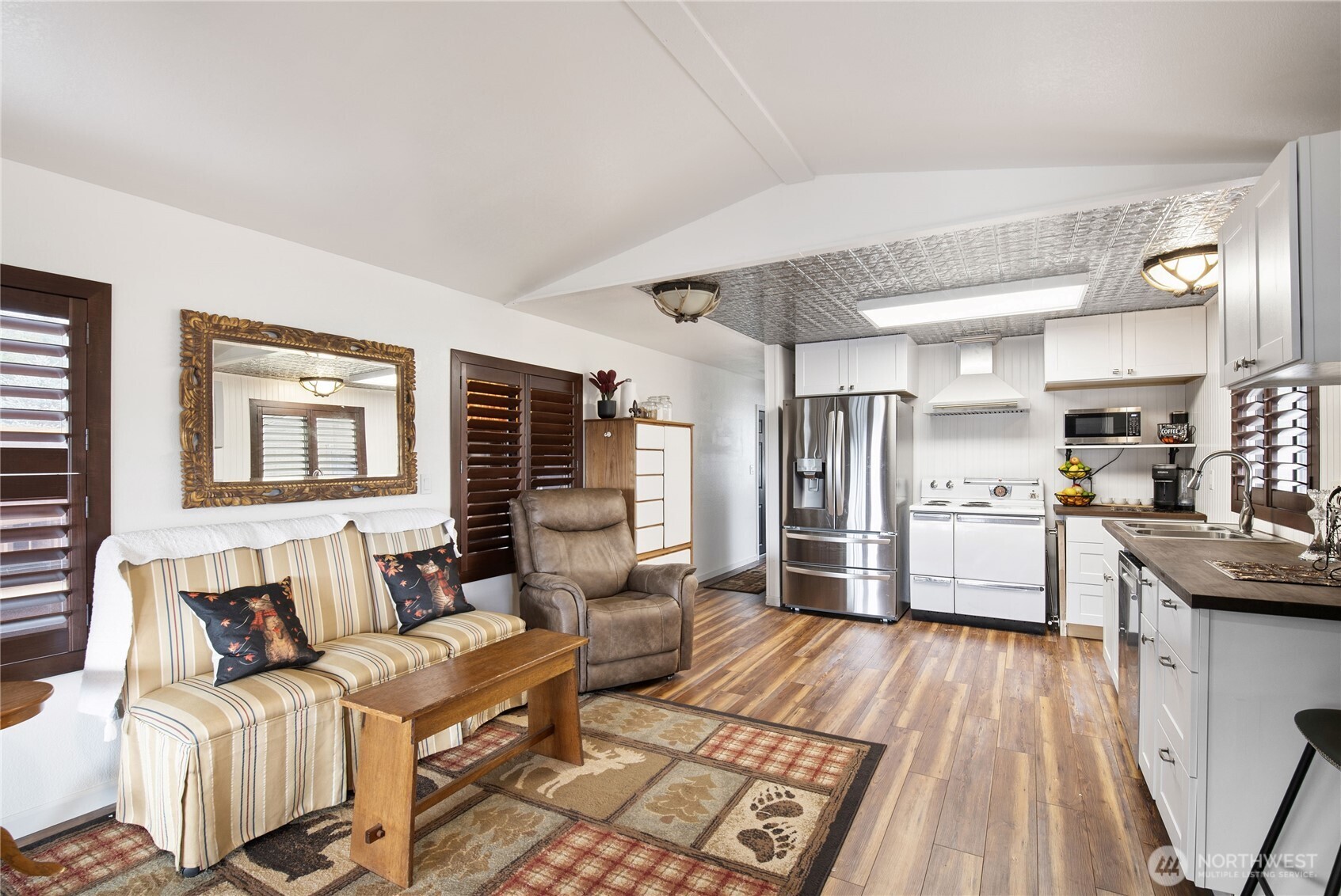 18289 E State Route 3 #20, Allyn, WA 98524