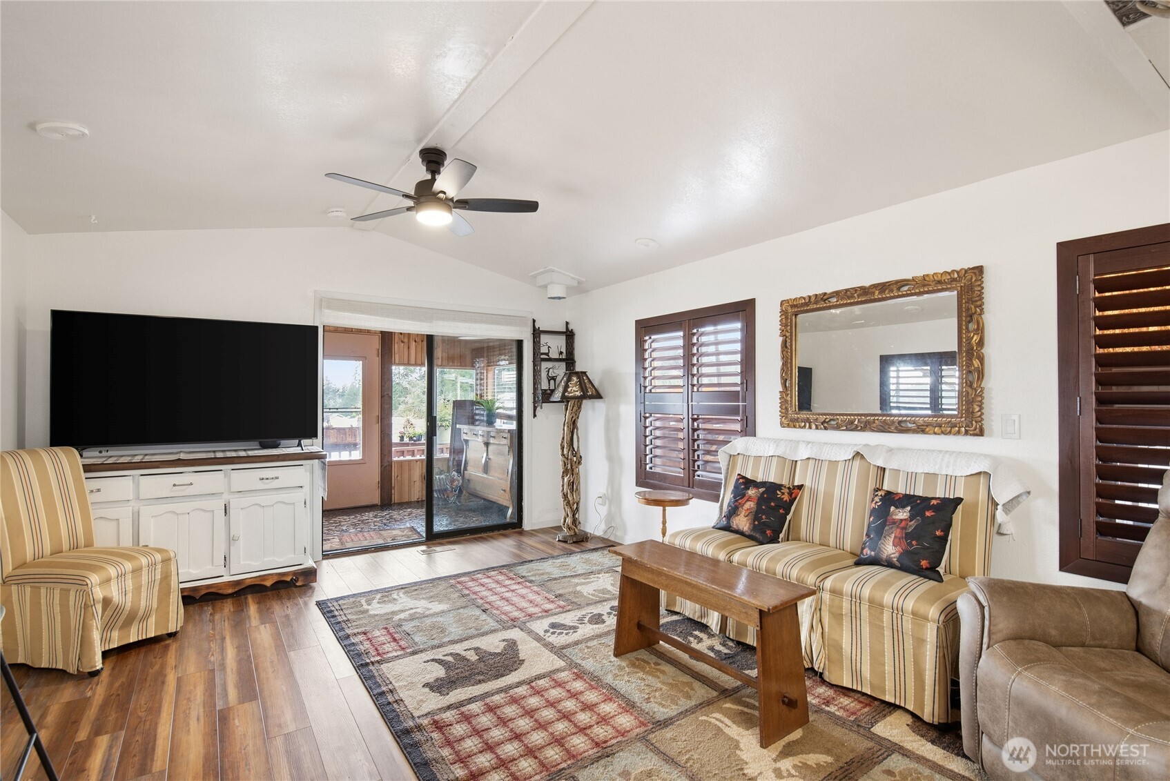 18289 E State Route 3 #20, Allyn, WA 98524