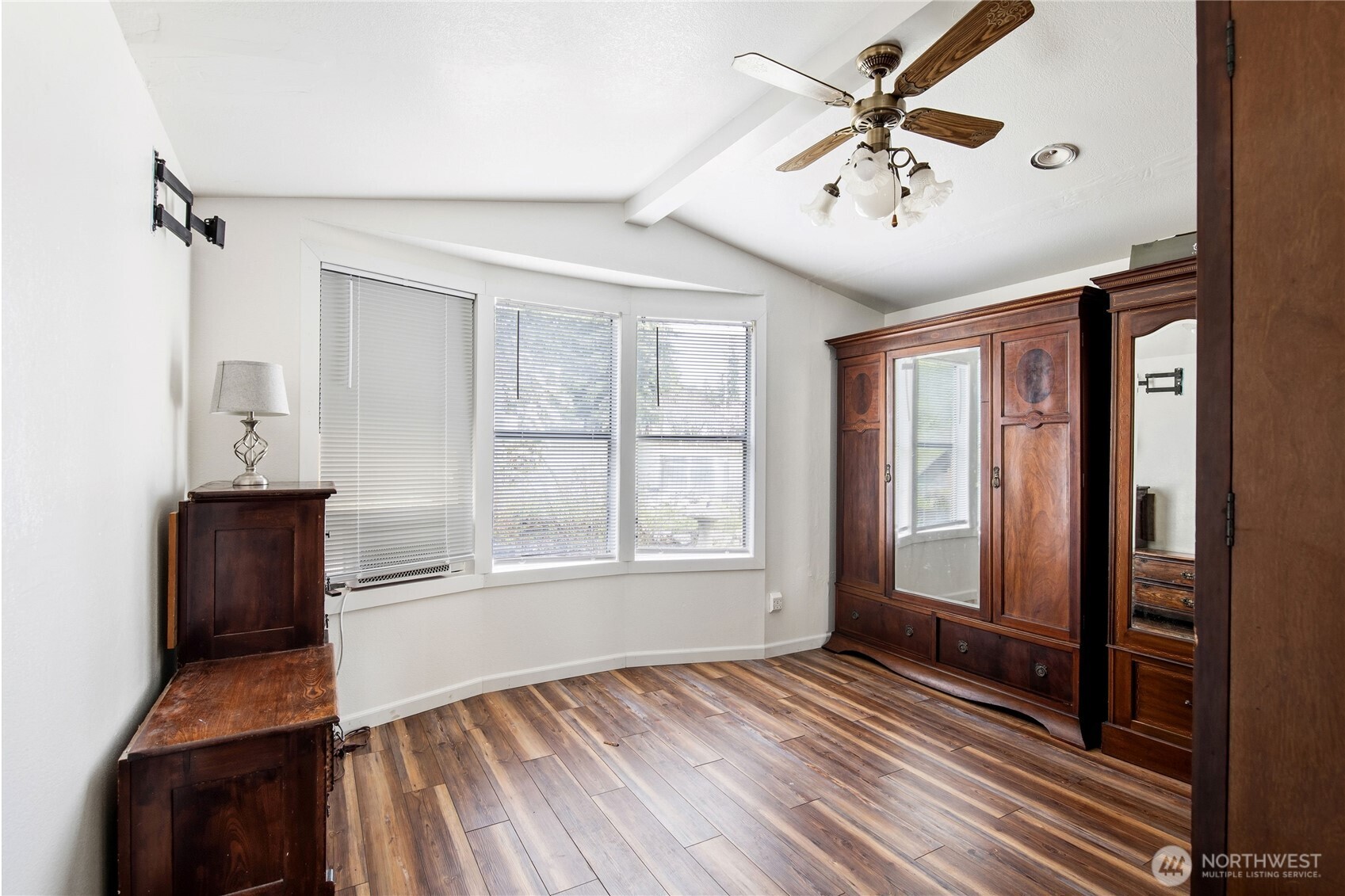 18289 E State Route 3 #20, Allyn, WA 98524