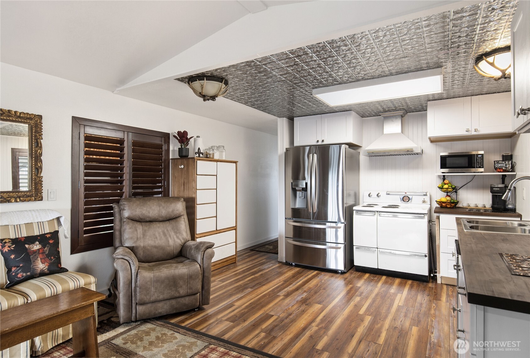 18289 E State Route 3 #20, Allyn, WA 98524