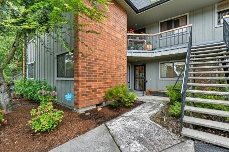 8900 NE 36th Street #1, Vancouver, WA 98662