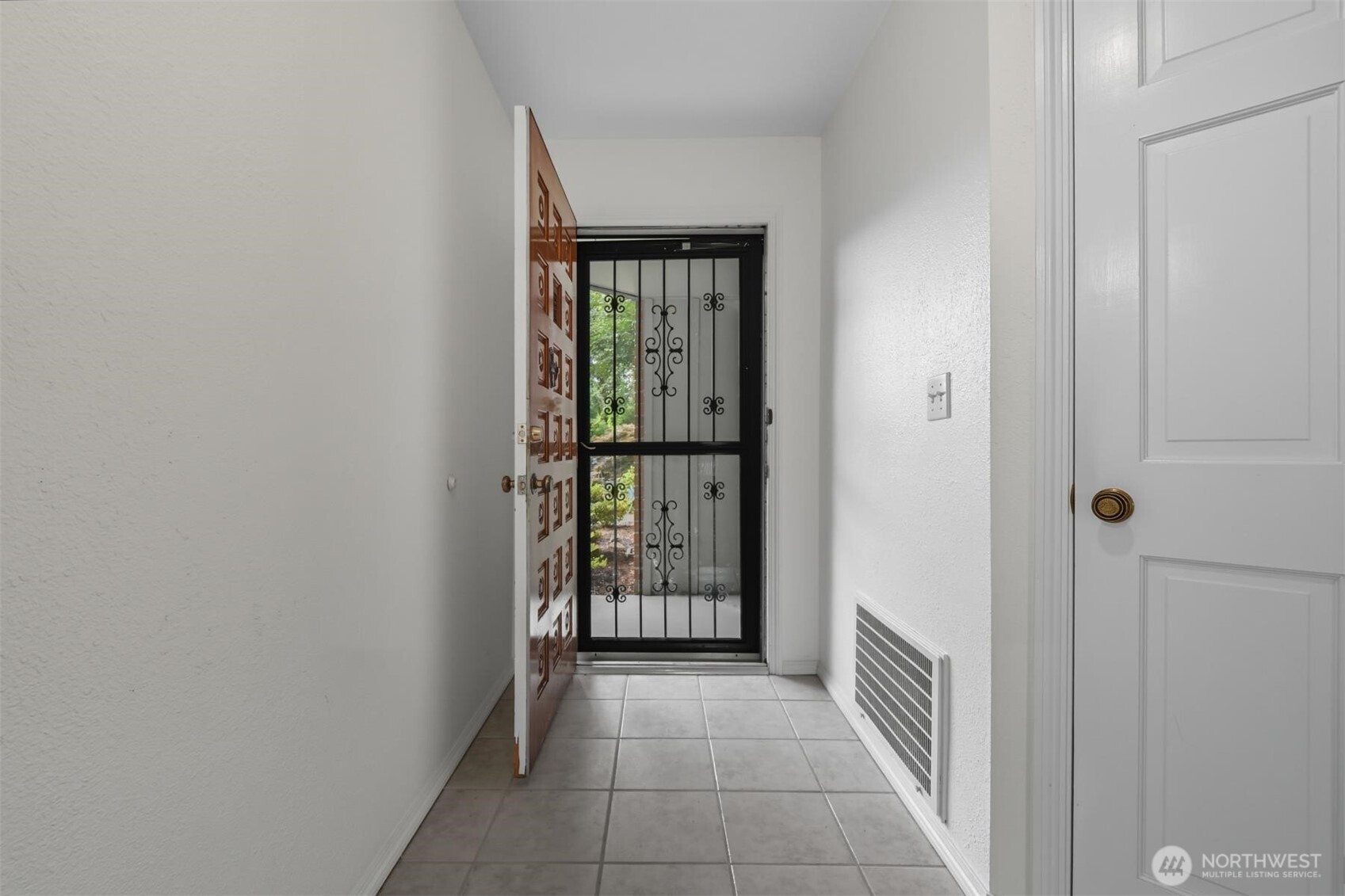 8900 NE 36th Street #1, Vancouver, WA 98662