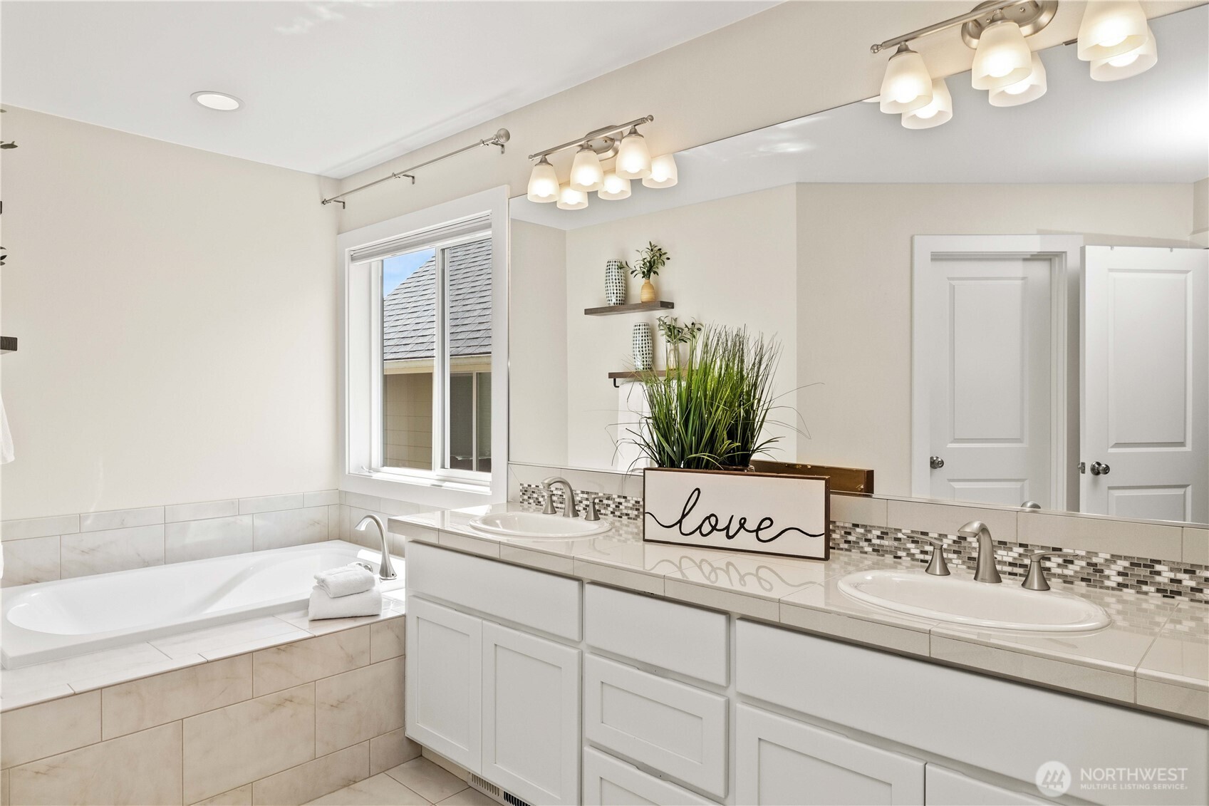 3098 SE 16th Street , North Bend, WA 98045