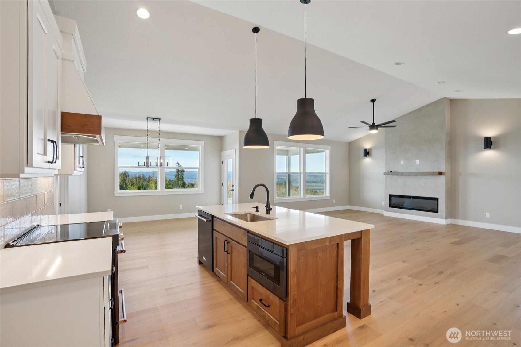 917 Confer Road , Kalama, WA 98625