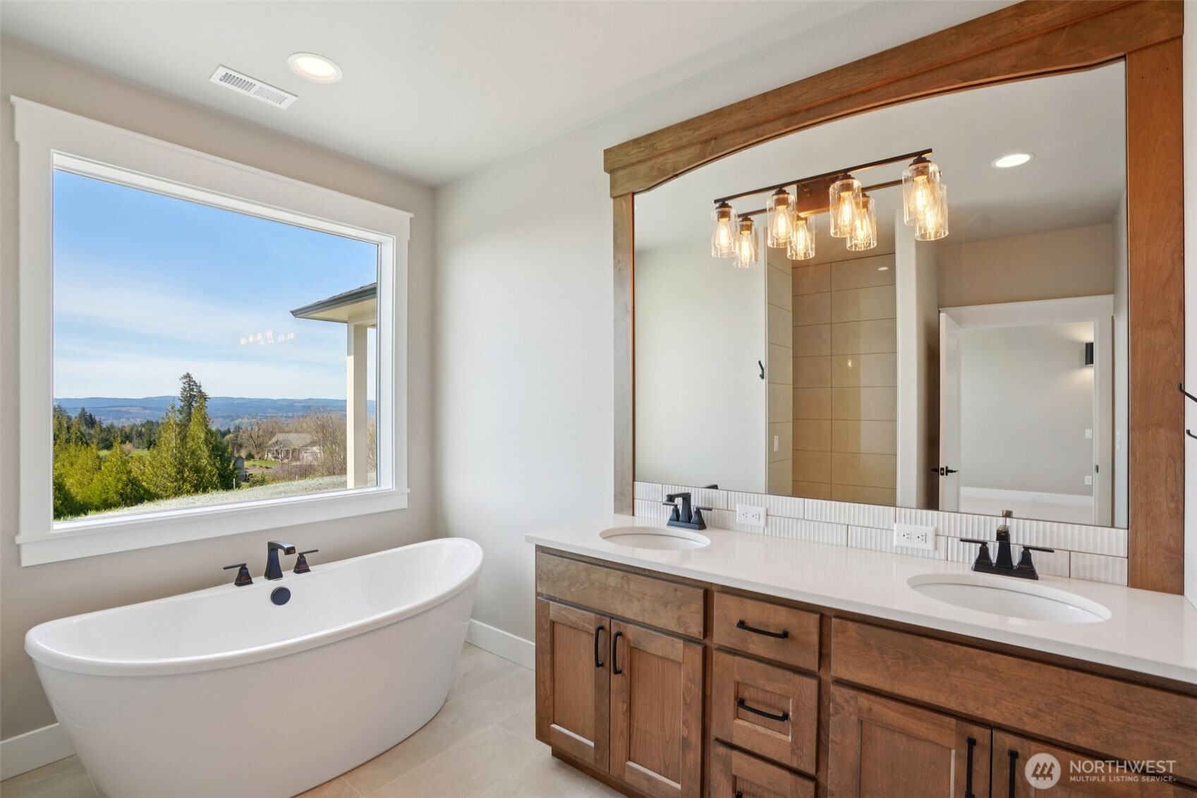 917 Confer Road , Kalama, WA 98625