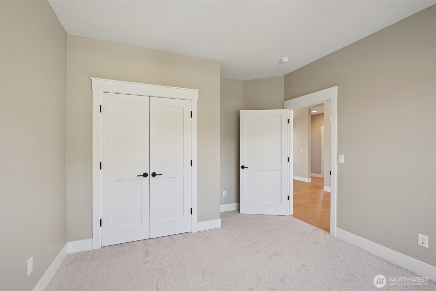 917 Confer Road , Kalama, WA 98625