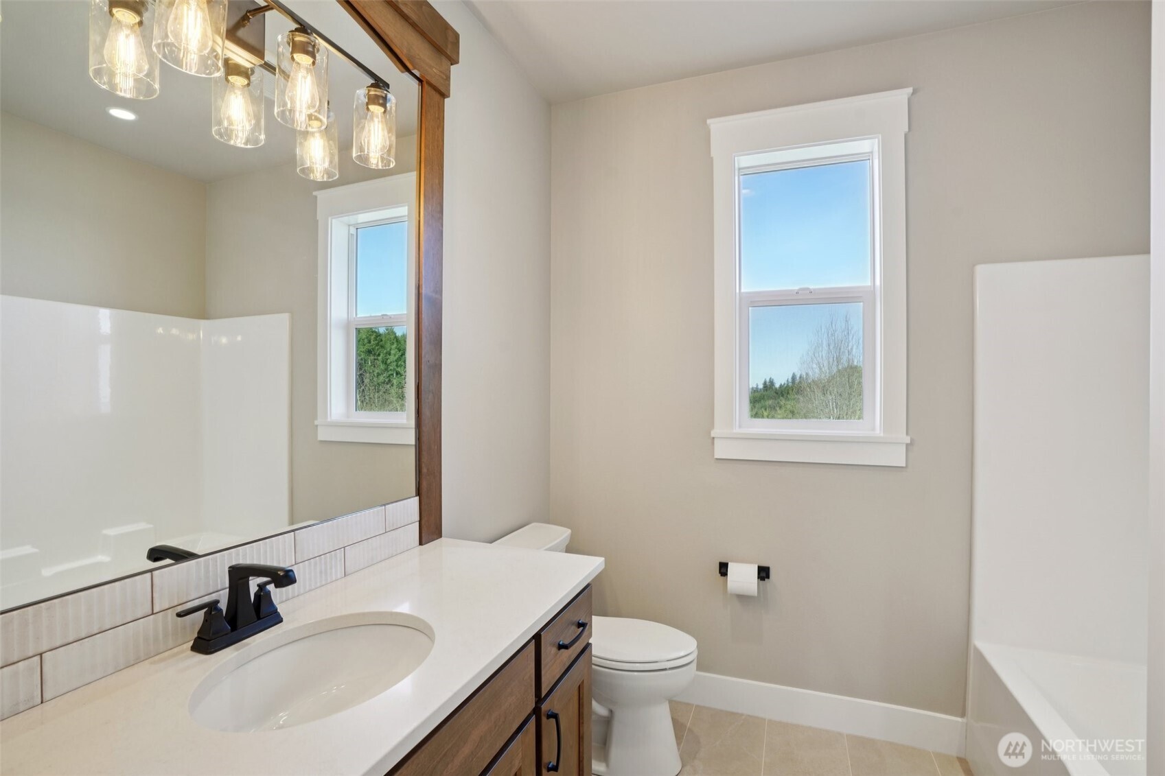 917 Confer Road , Kalama, WA 98625