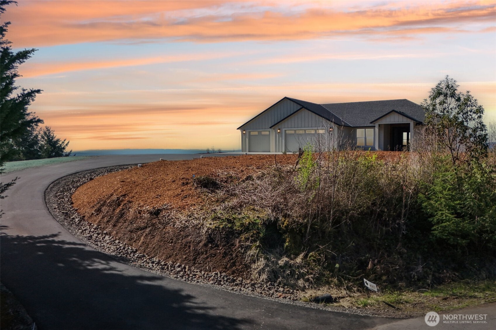 917 Confer Road , Kalama, WA 98625