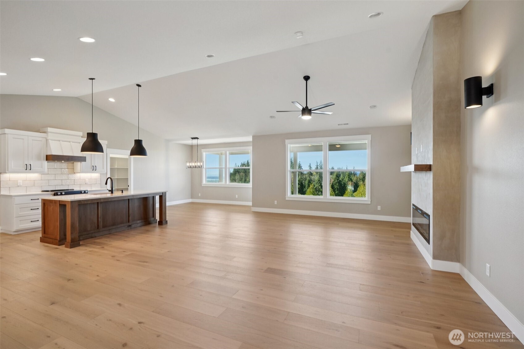 917 Confer Road , Kalama, WA 98625