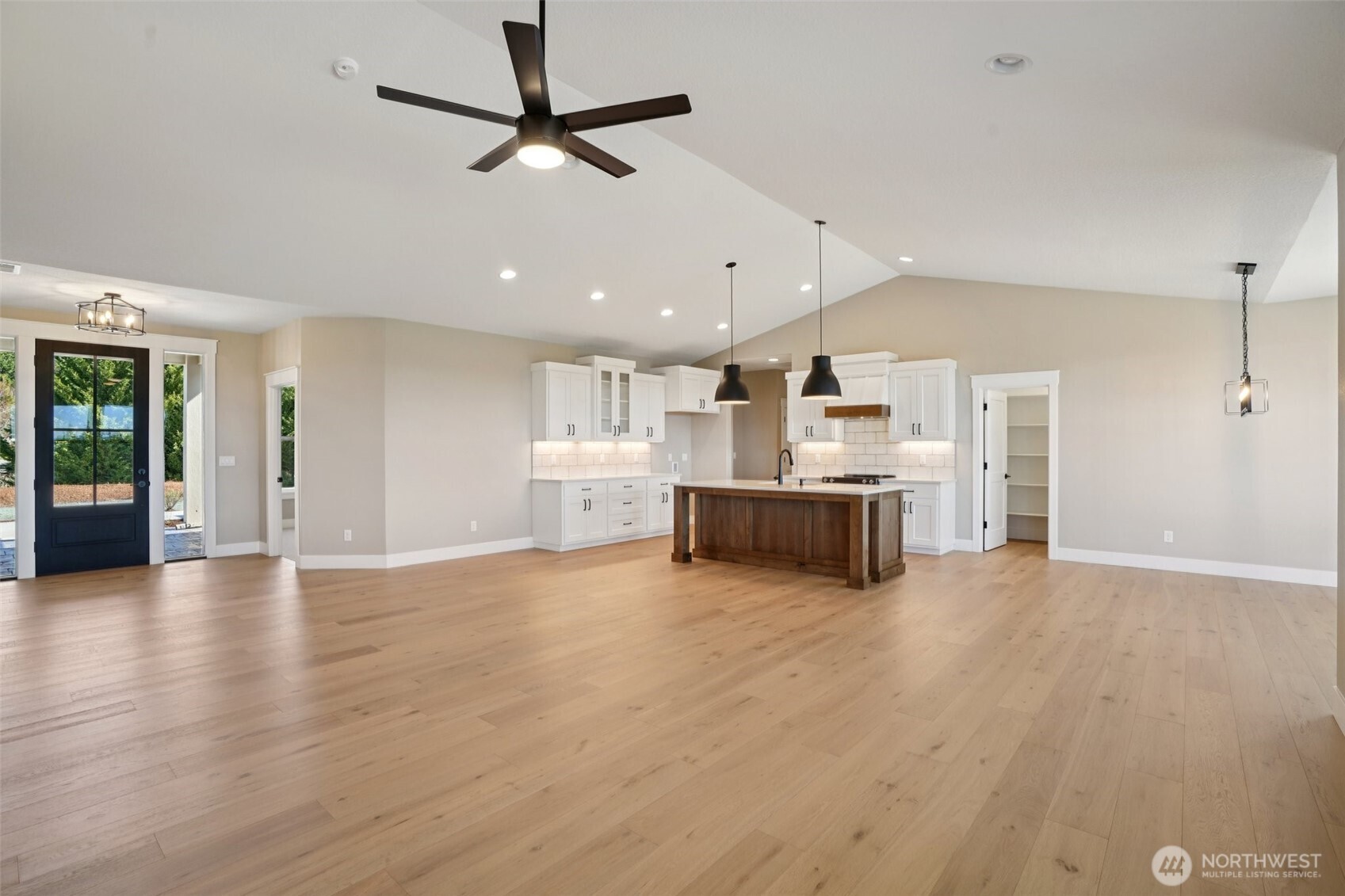 917 Confer Road , Kalama, WA 98625