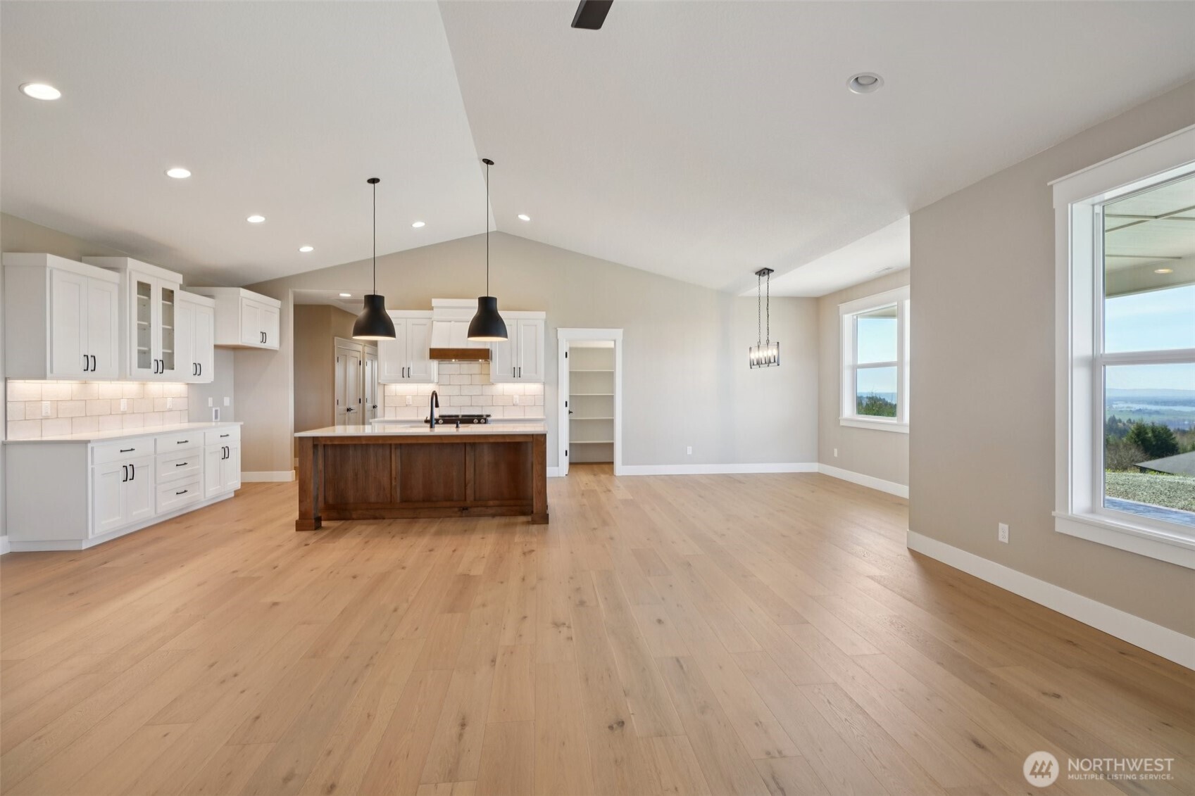 917 Confer Road , Kalama, WA 98625