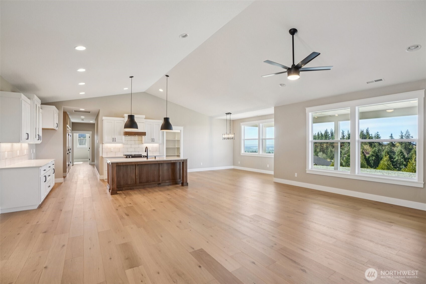 917 Confer Road , Kalama, WA 98625