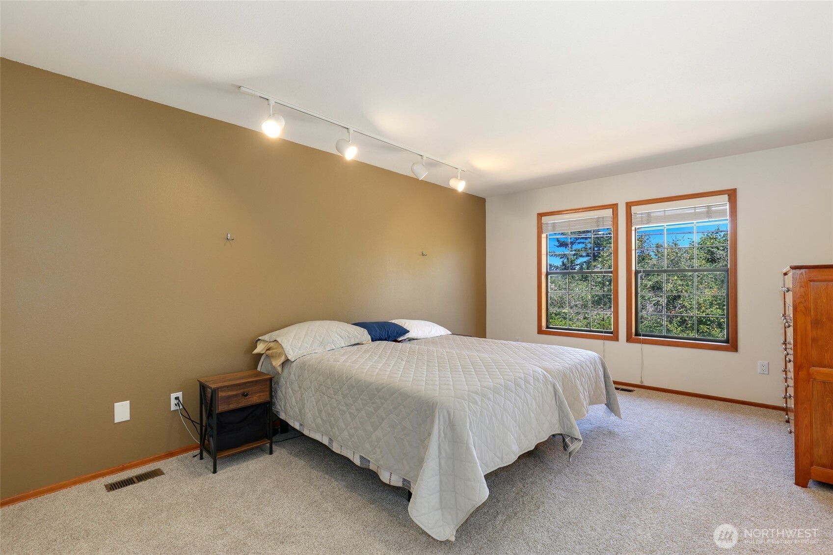 1826 Browns Point Boulevard , Tacoma, WA 98422