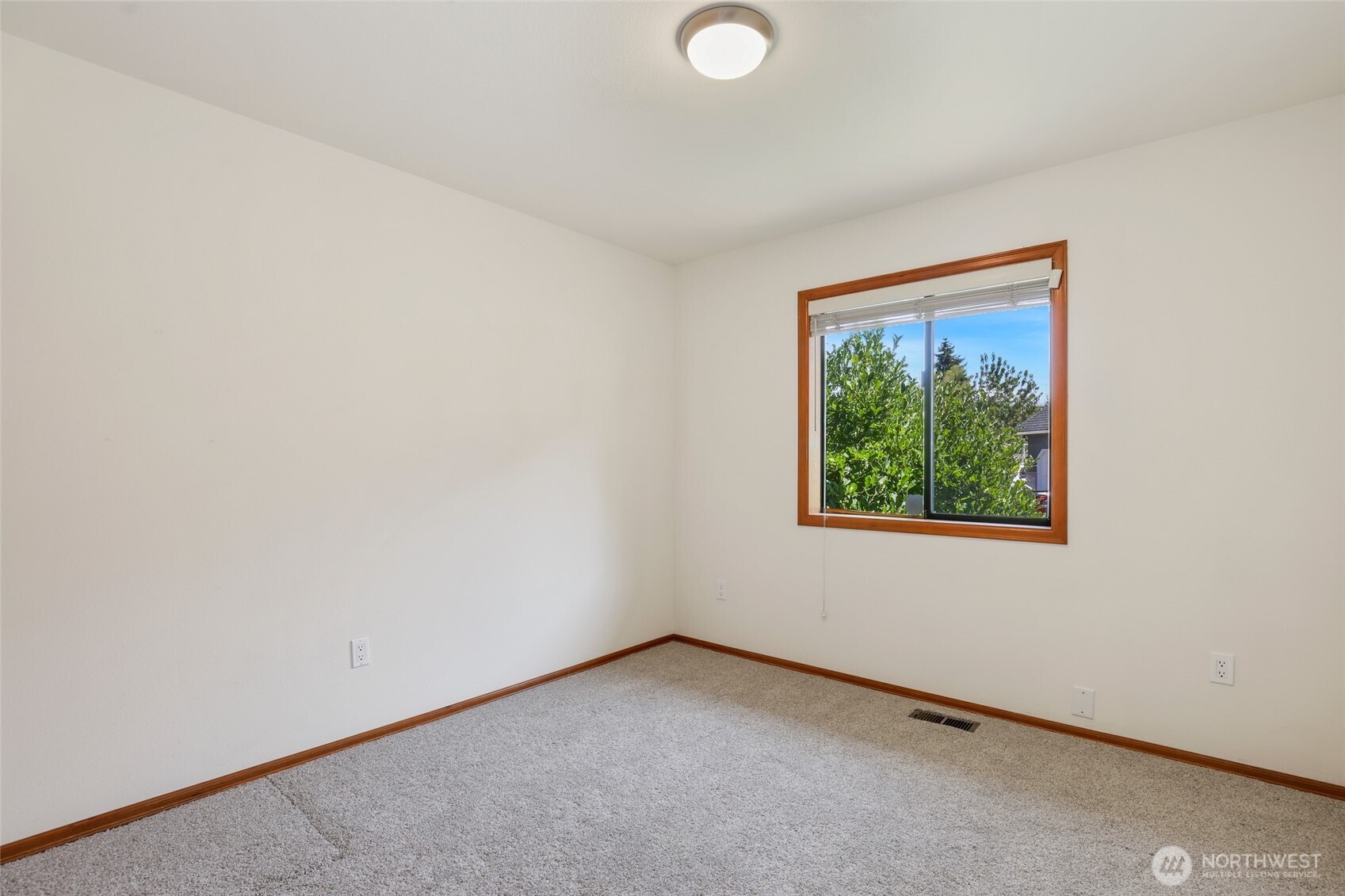 1826 Browns Point Boulevard , Tacoma, WA 98422