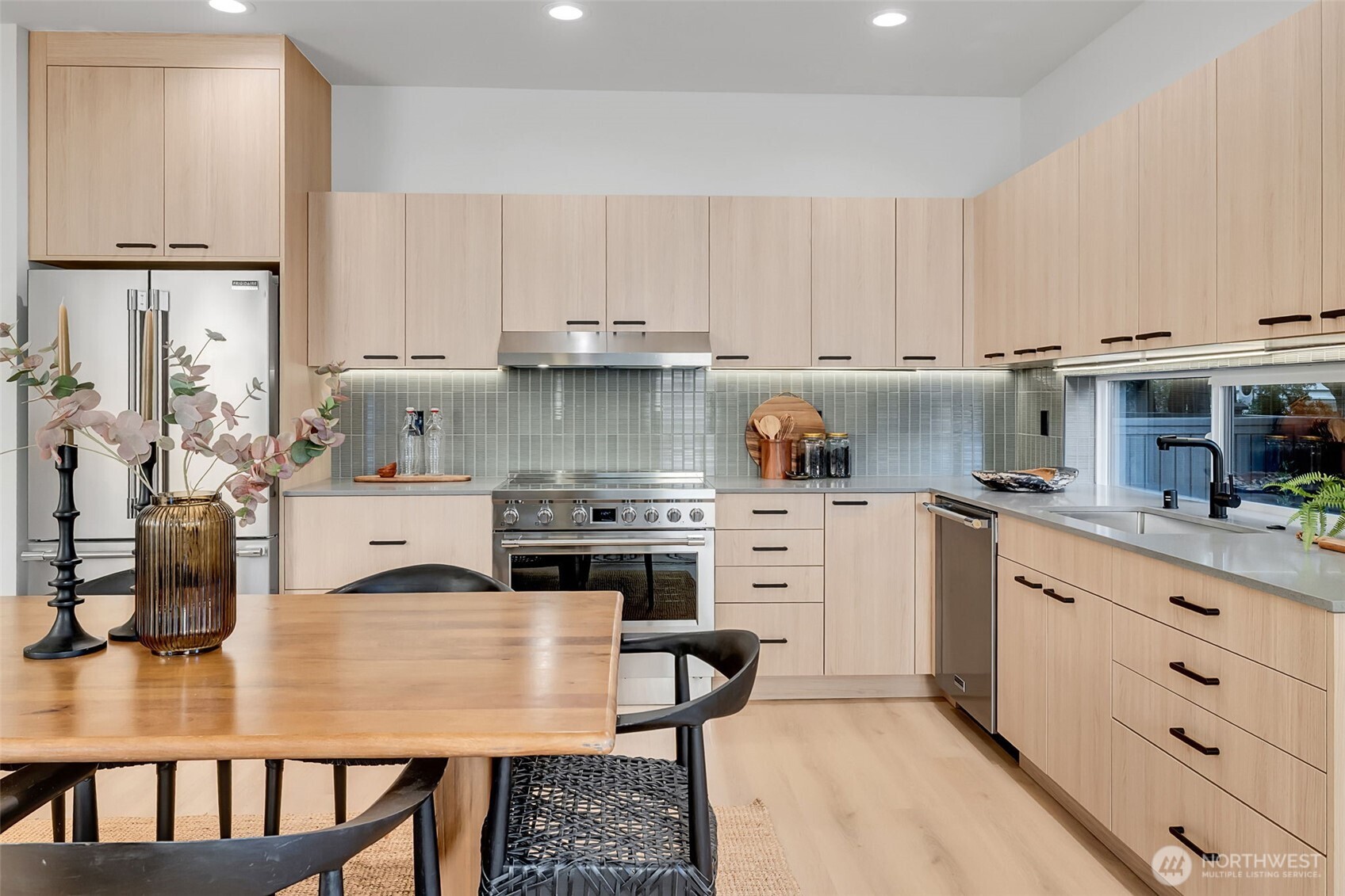 4405 S Holly Street , Seattle, WA 98118