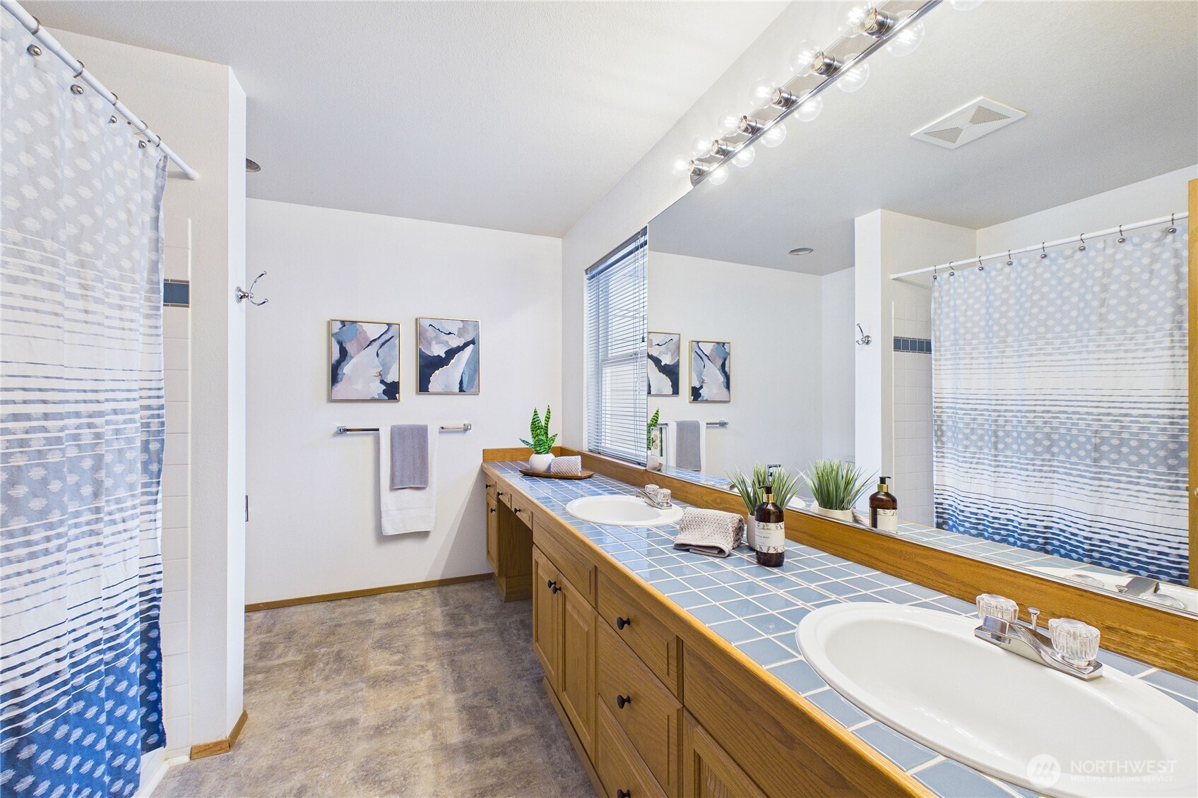 12791 Plateau Circle NW, Silverdale, WA 98383