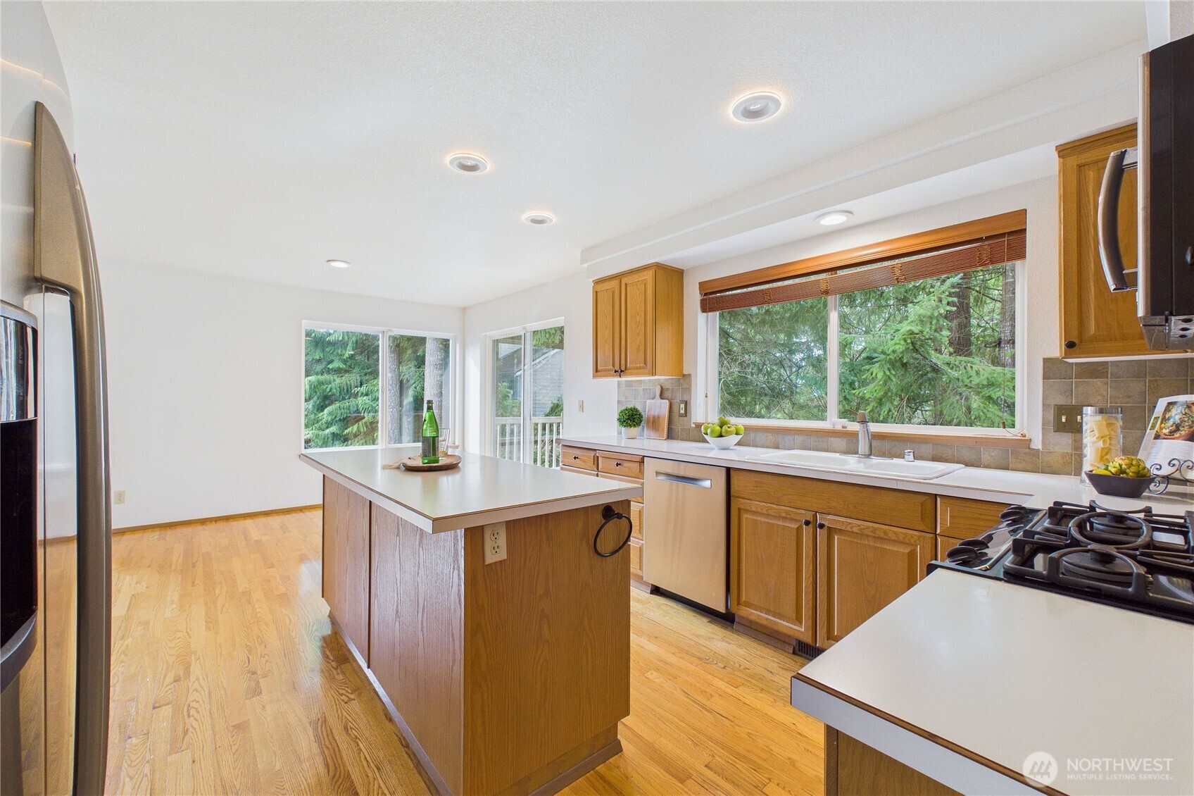 12791 Plateau Circle NW, Silverdale, WA 98383