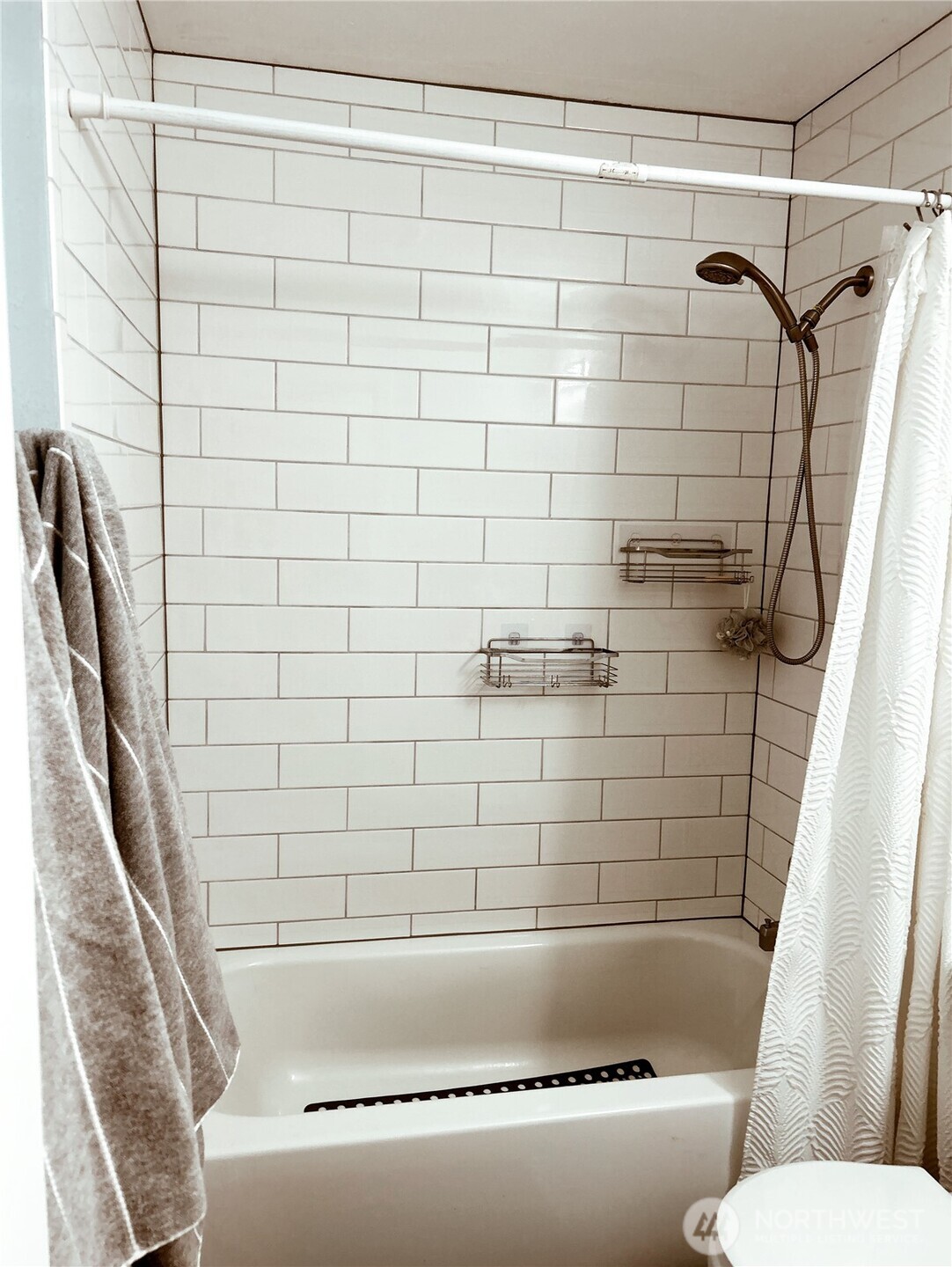 336 Harvard Avenue , Fircrest, WA 98466