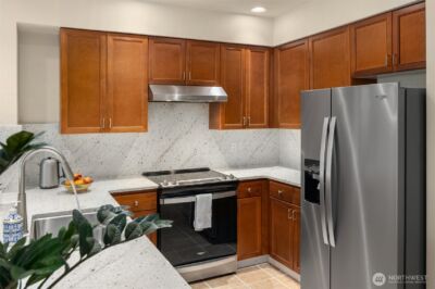 11004 NE 11th Street #404, Bellevue, WA 98004 - Photo 9