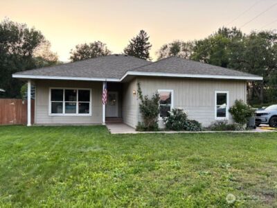 420 Juniper Street , Oroville, WA 98844