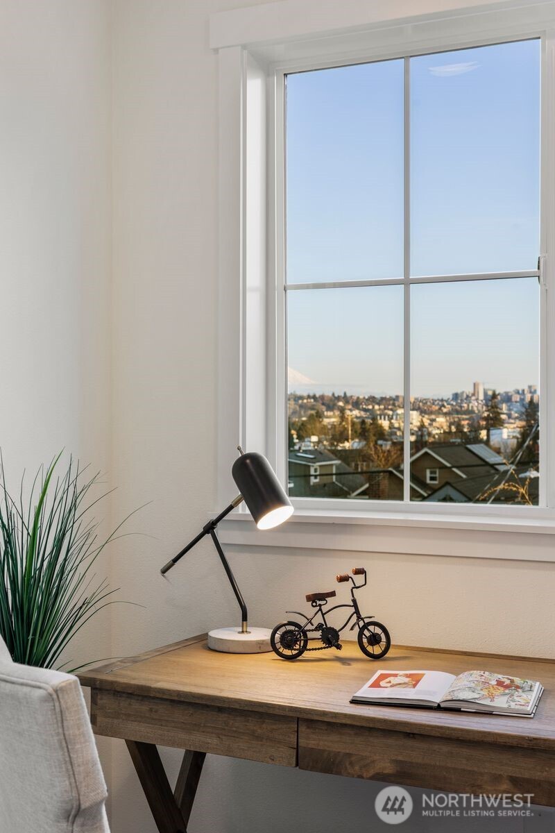 1004 N 48th Street #A, Seattle, WA 98103