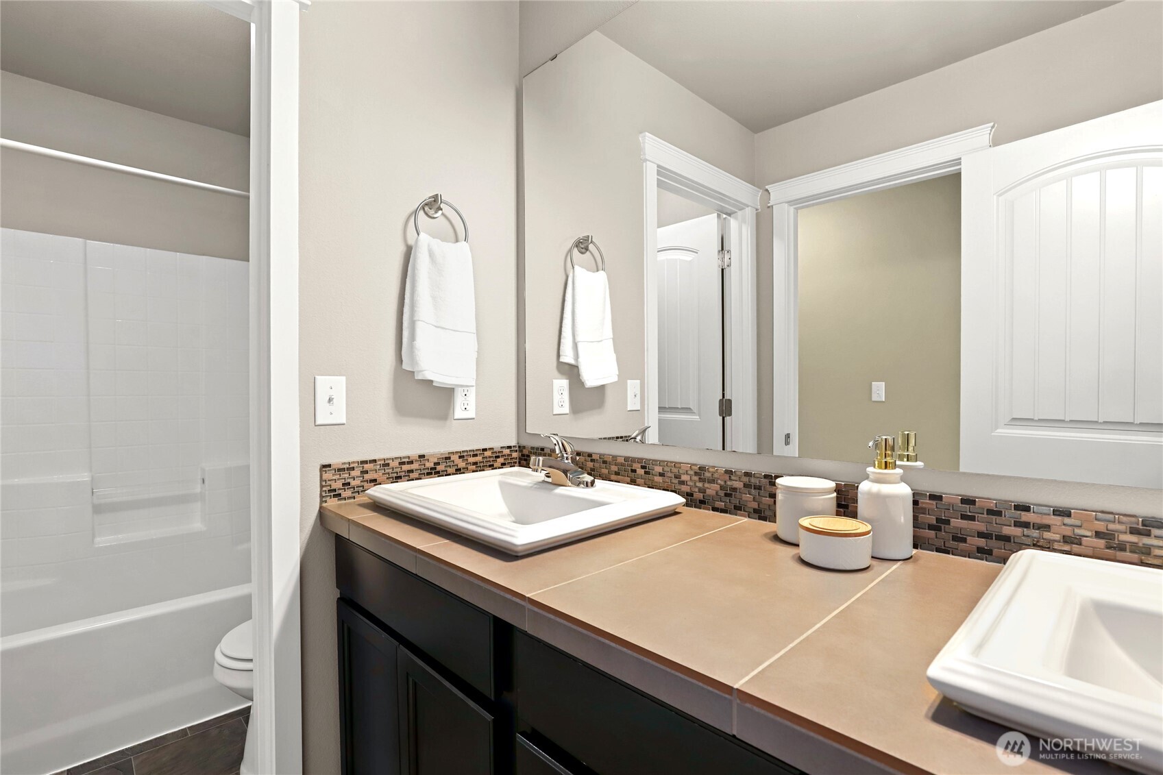 3914 Portside Drive , Bremerton, WA 98312-7102