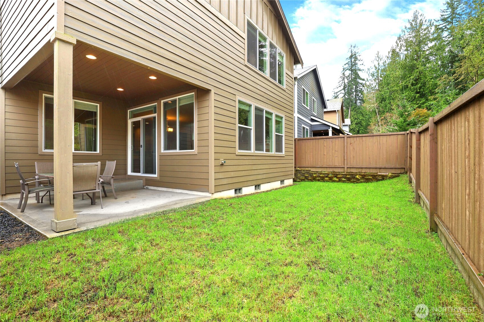 3914 Portside Drive , Bremerton, WA 98312-7102