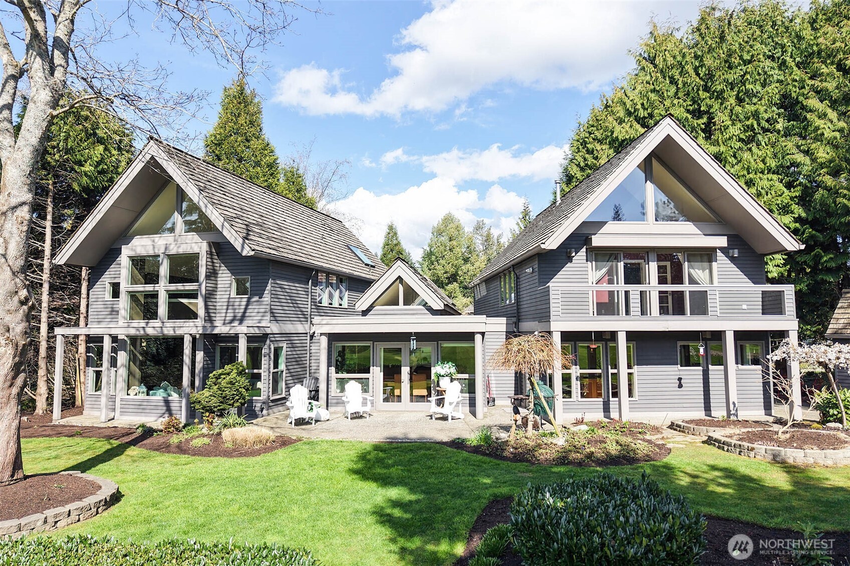 8777 Goshawk Road , Blaine, WA 98230